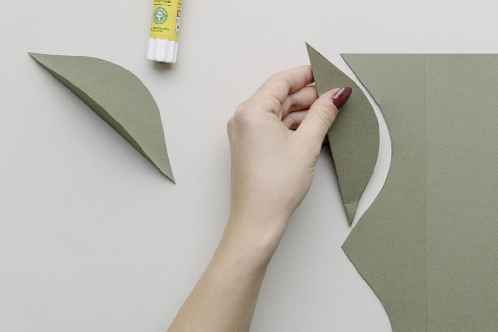 Weihnachtskugel basteln, Wabenbälle aus Tonpapier DIY